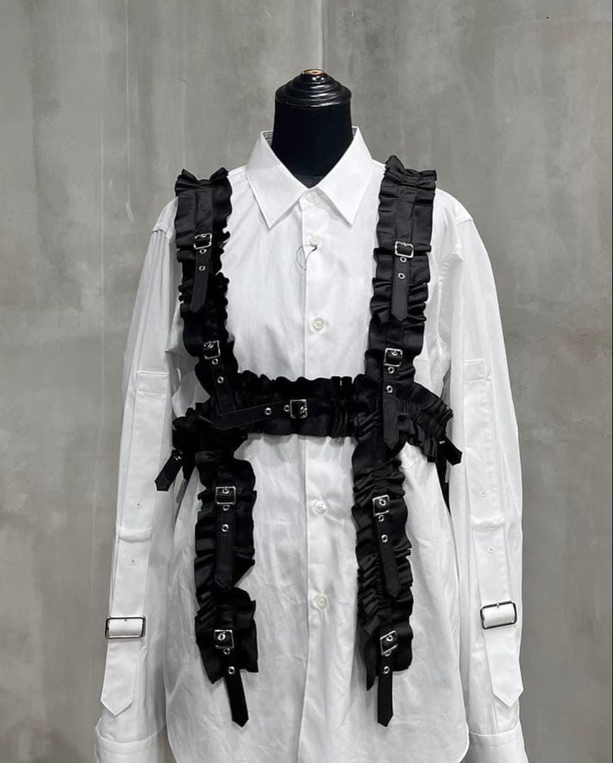 新品 AD2023 ノワールケイニノミヤ コムデギャルソン フリルハーネス