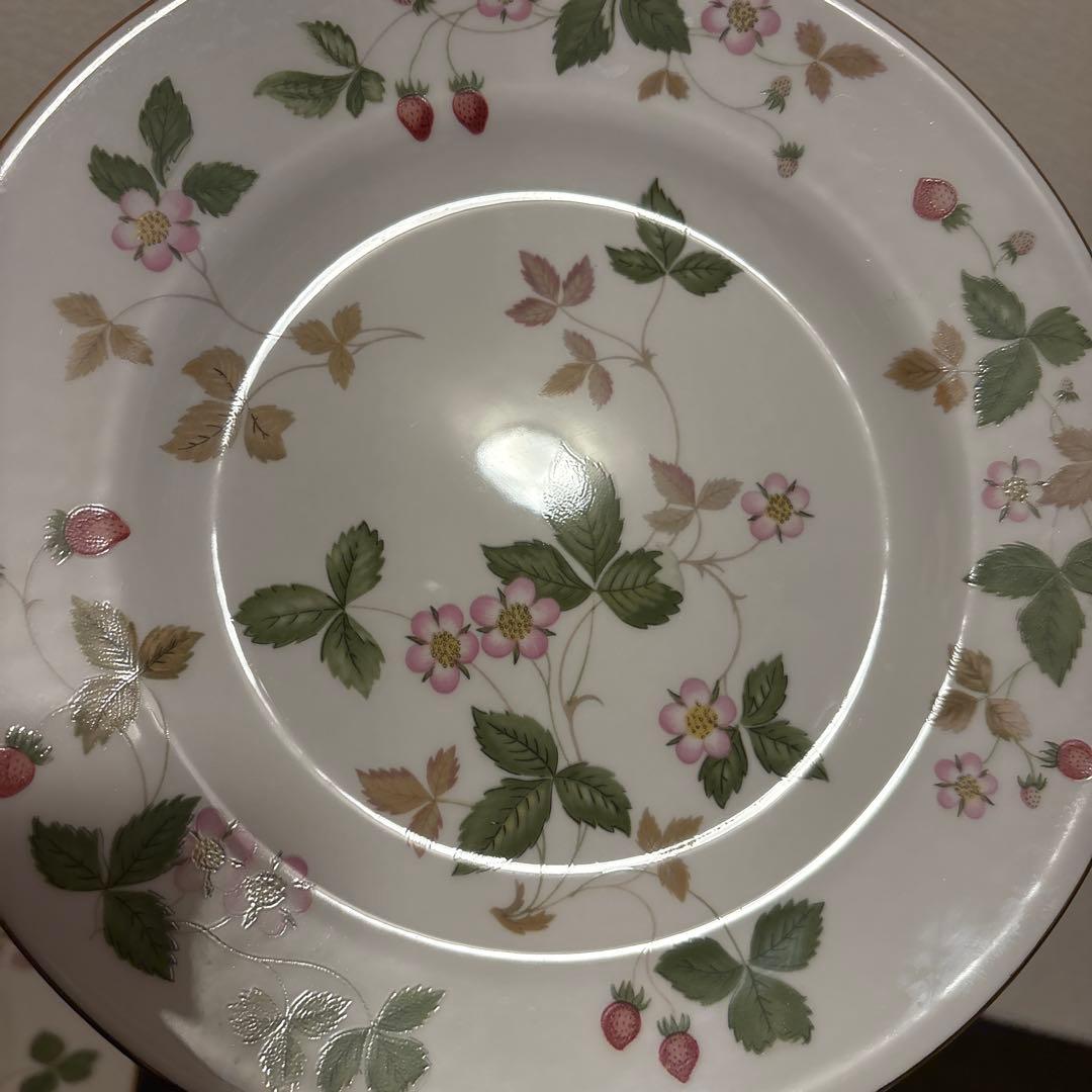 ウェッジウッド　ワイルドストロベリー　デザートプレート　20.5cm