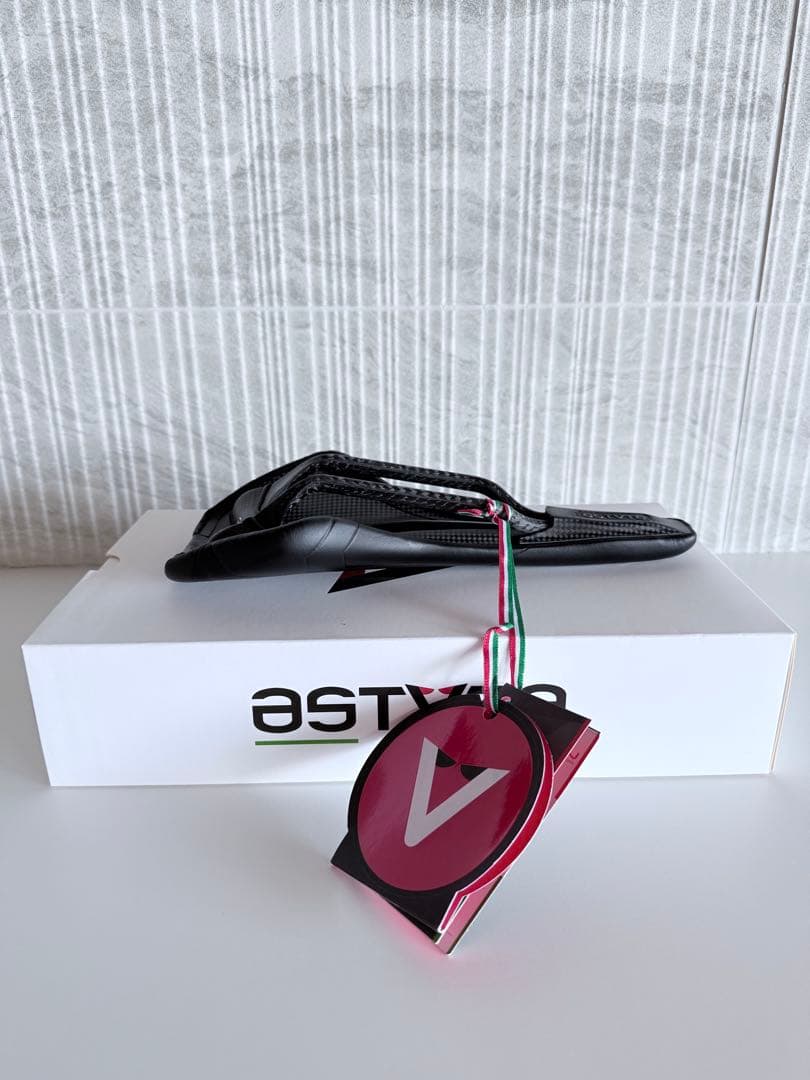 【新品廃盤品】アスチュート STAR LITE PILARGA カーボンサドル