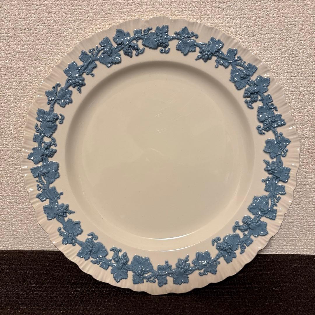 ウェッジウッド エンボスド クイーンズウェア ディナープレート シェル