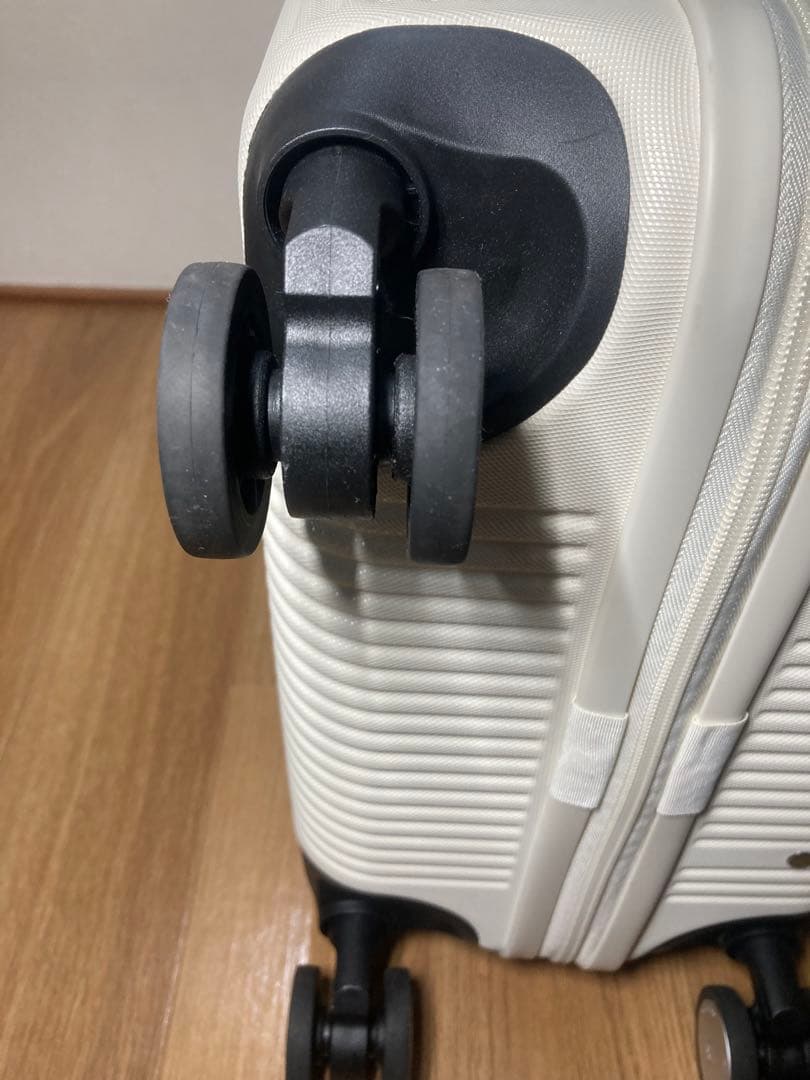 スイスミリタリー 38.5L スーツケース ホワイト 機内持ち込みサイズ