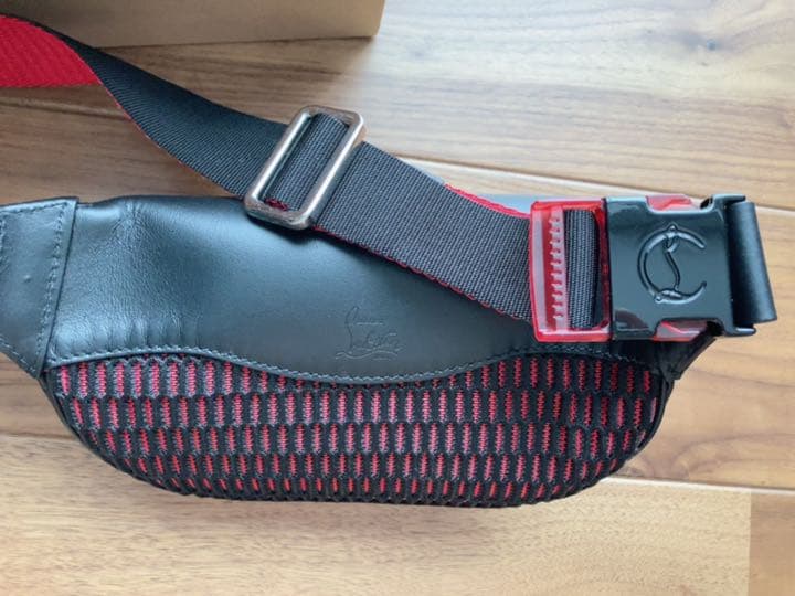 インクラ　Christian Louboutin ルブタン　ボディバッグ