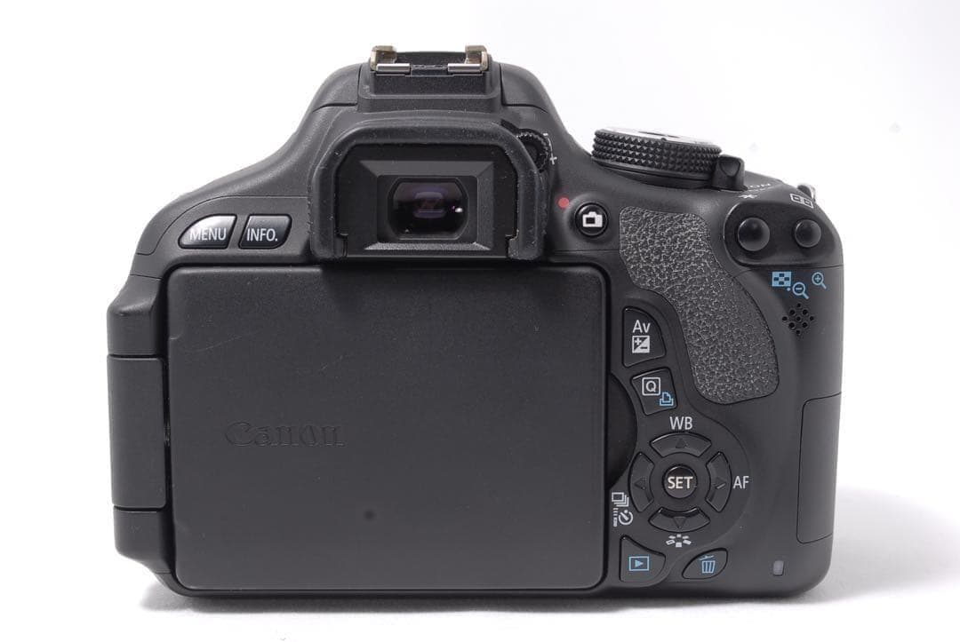 ショット数5500回✨Canon EOS Kiss X5 手ぶれ補正標準レンズ付