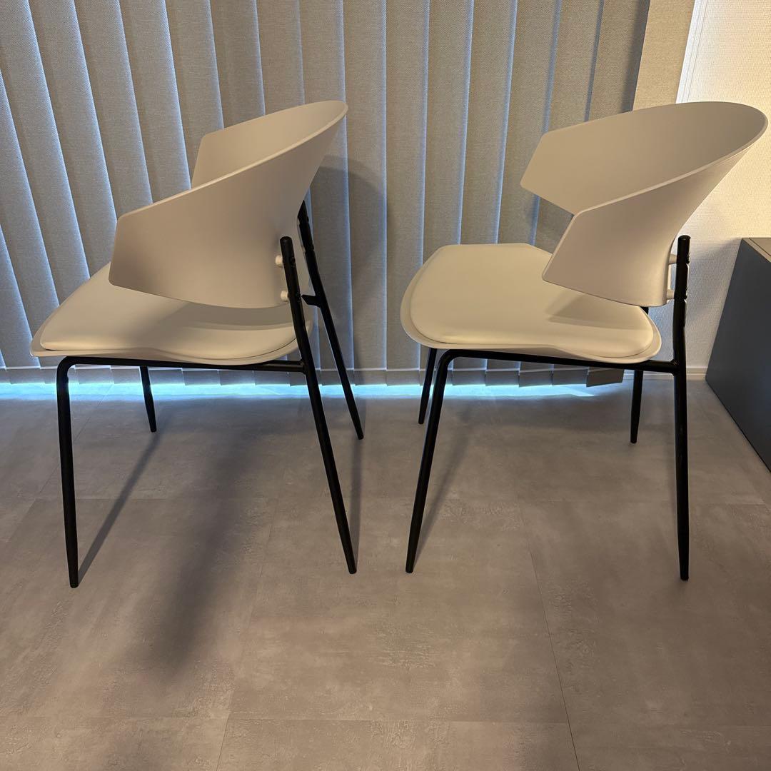 ダイニング　チェア　椅子　白　黒　モダン