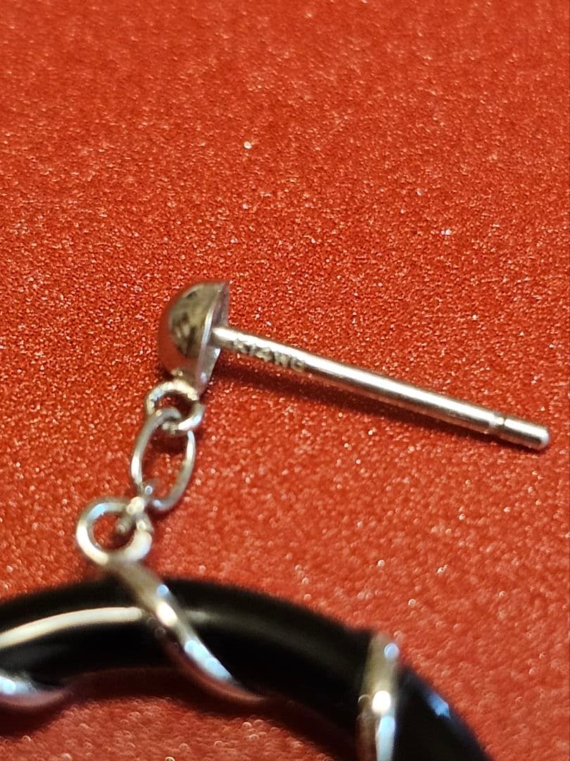 オニキス ピアス K14WG ホワイトゴールド 螺旋