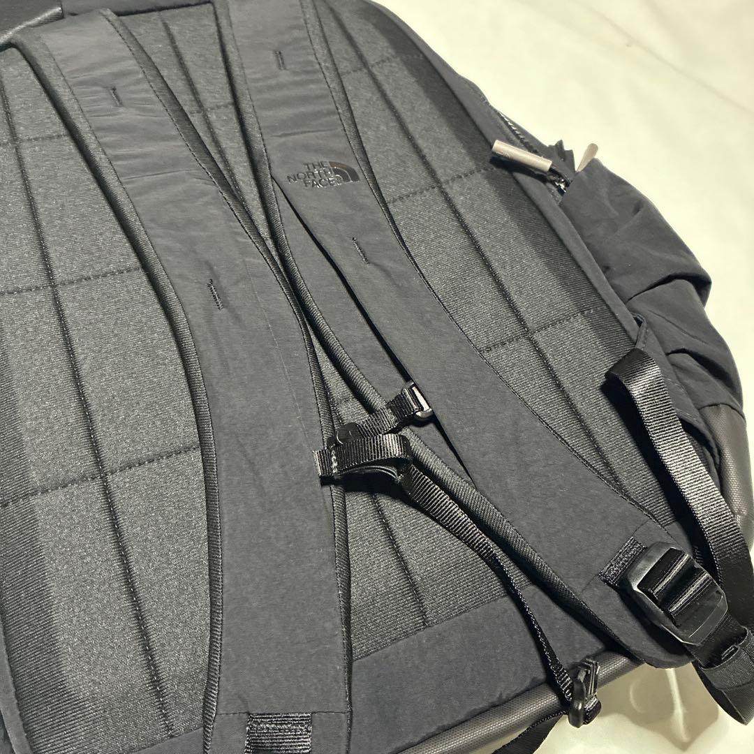 ぴぴ THE NORTH FACE リュック黒 18L NMW82350