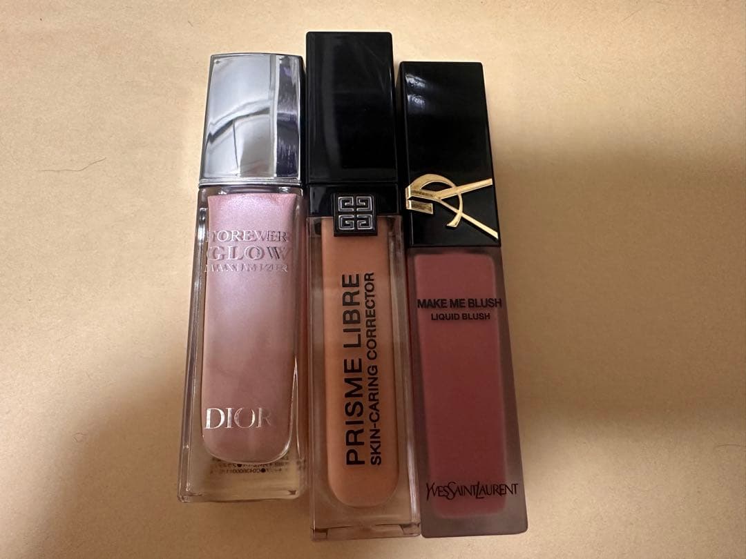 YSLチーク、LUNASOLアイシャドウ、BAコンシーラー、Diorハイライト
