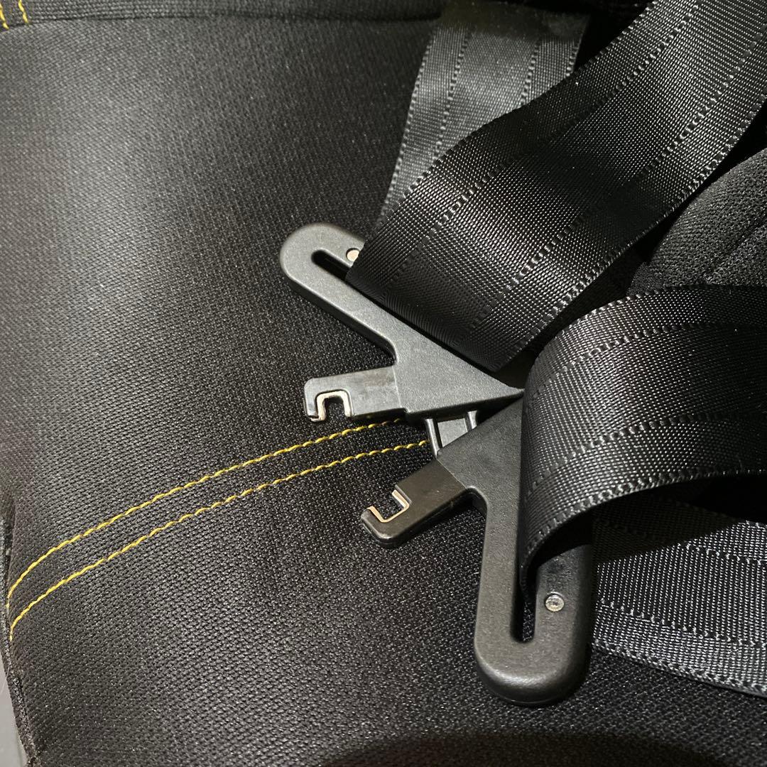 カーメイト エールべべ スイングムーン プレミアムS カーボンイエロー