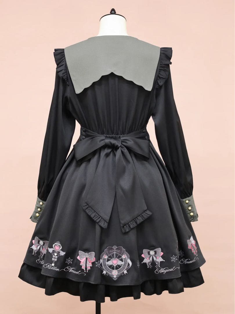 魔法少女 Magical Ribbonワンピース＋ブローチ セット