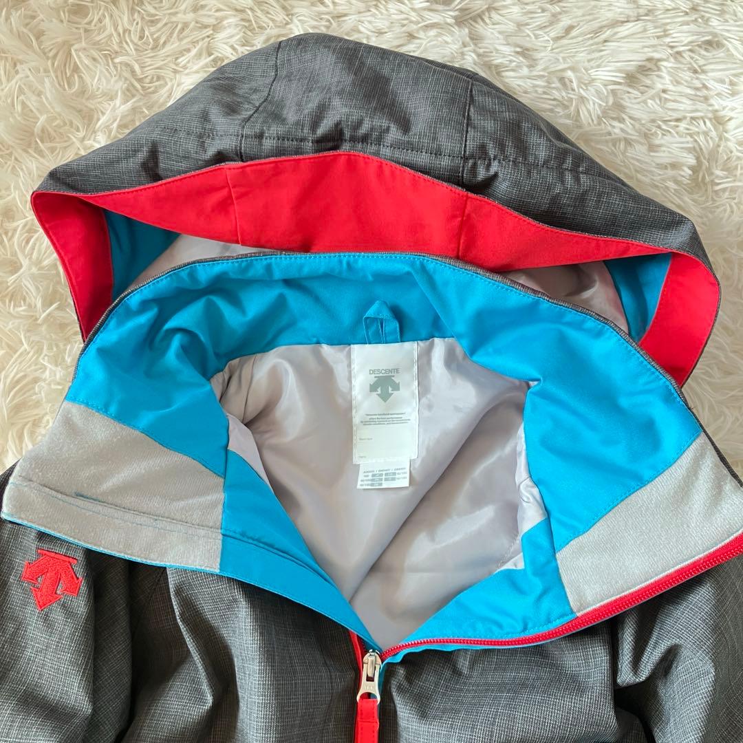 #B10✨DESCENTE✨スキー スノボ ウェア 上下 160 キッズ 雪遊び