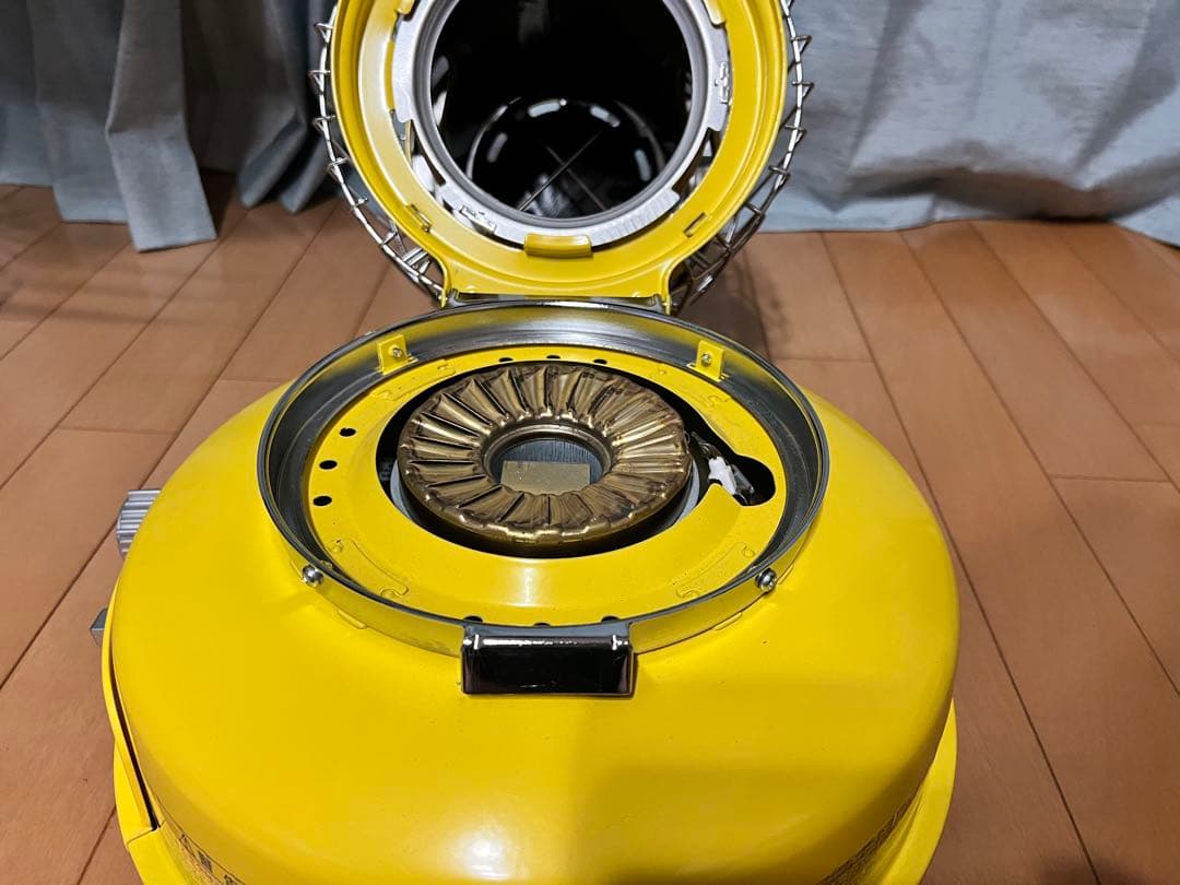 美品　アラジン　ポータブルガスストーブ　イエロー