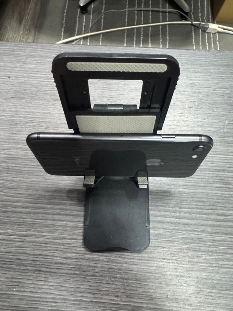 Apple iPhone 8スペースグレー 本体64GB SIMフリー12-3