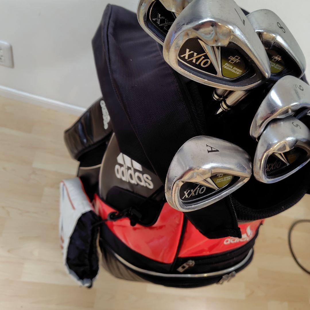 お買い得セットゼクシオエイト アイアン ＋ adidas キャディバッグ