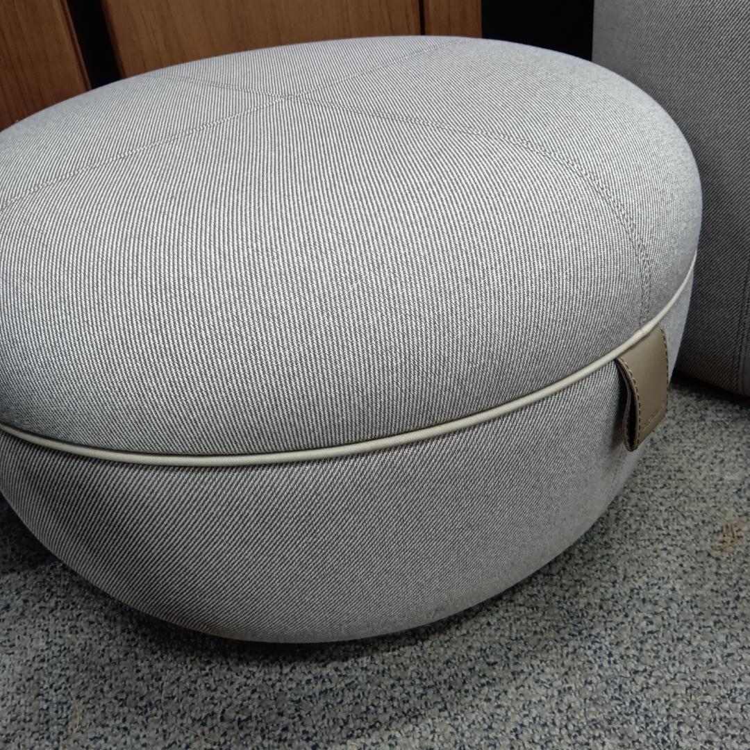 展示品2025年製】3点セット オカムラ ライブス プーフ Pouf スツール