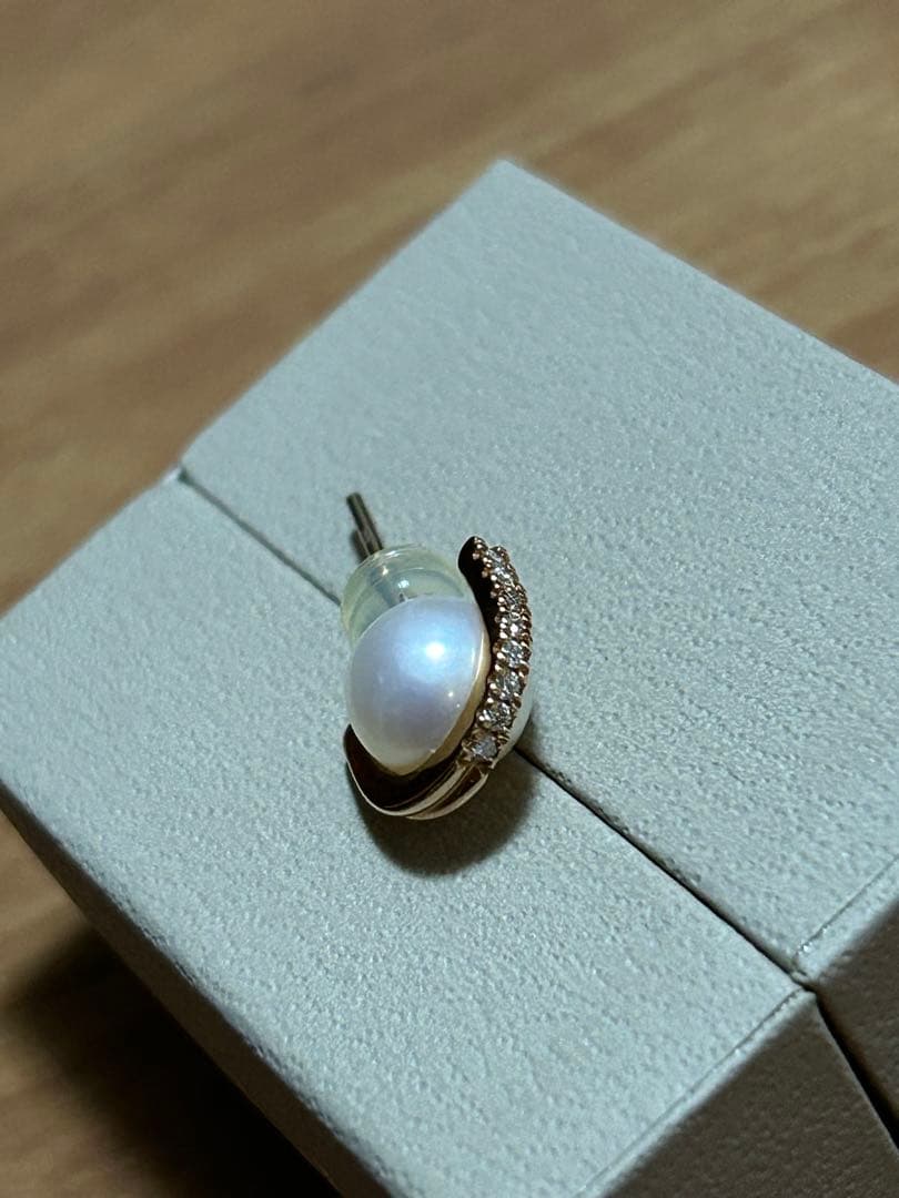 ヒロタカ　BELUGA アコヤパール ダイヤモンド ピアス M サイズ