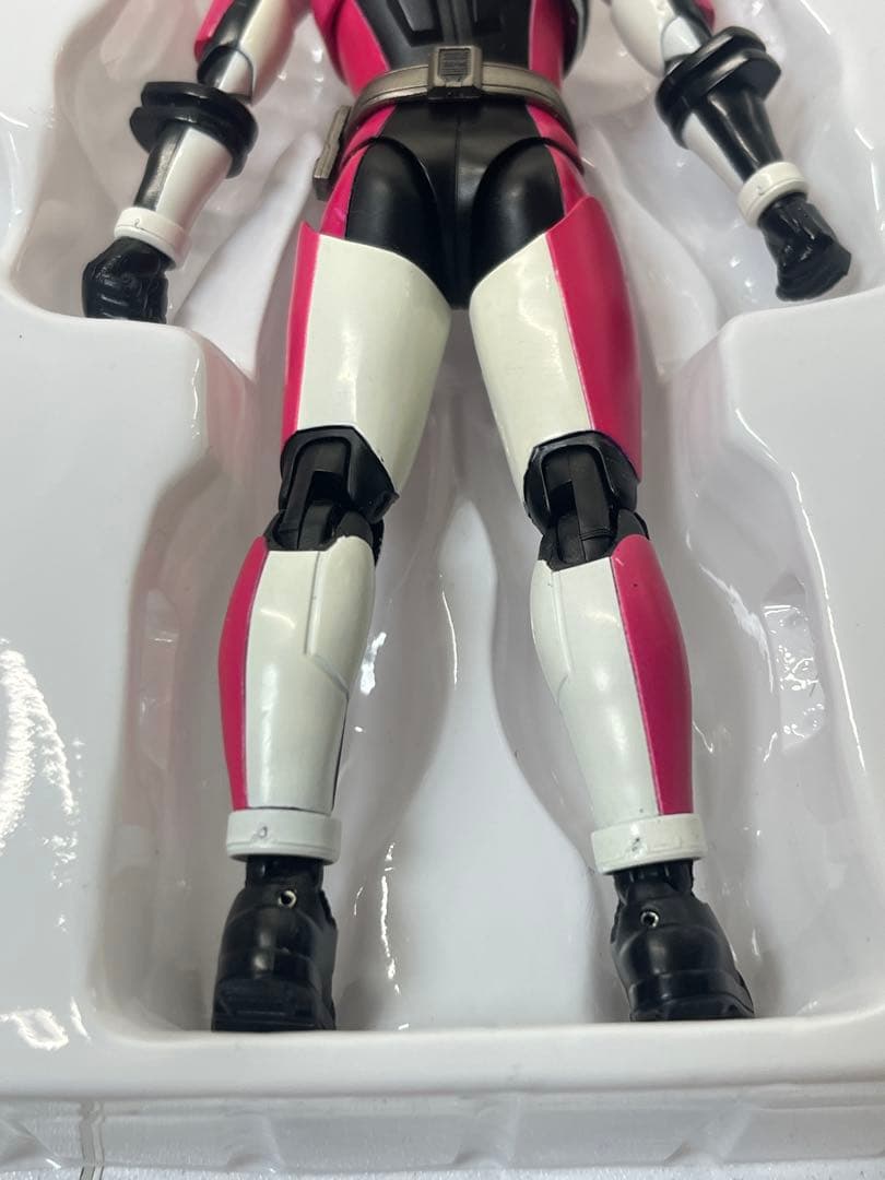 S.H.Figuarts（真骨彫） 仮面ライダーディケイド