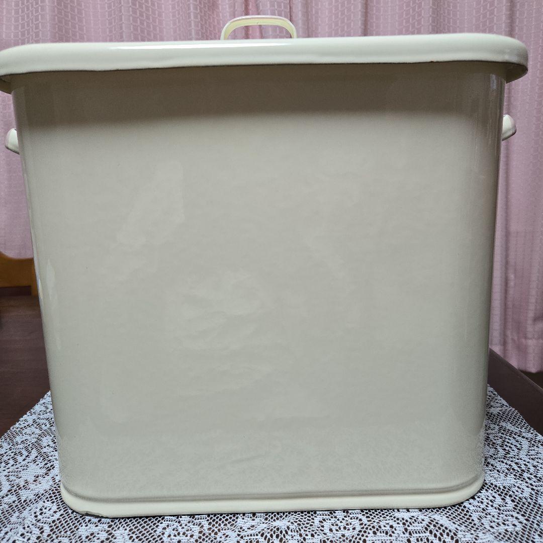 イマン　ホーロー缶