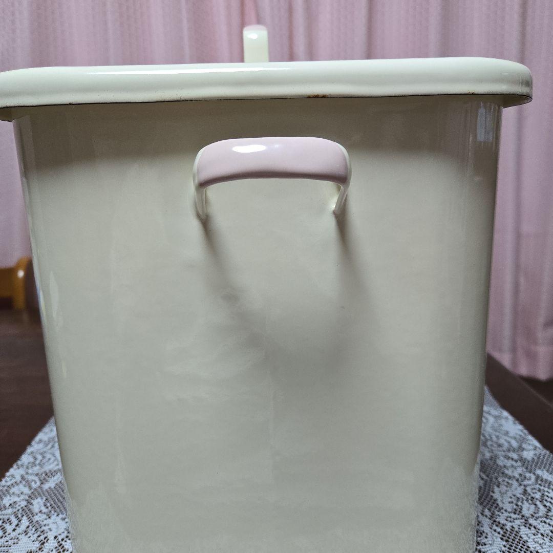 イマン　ホーロー缶