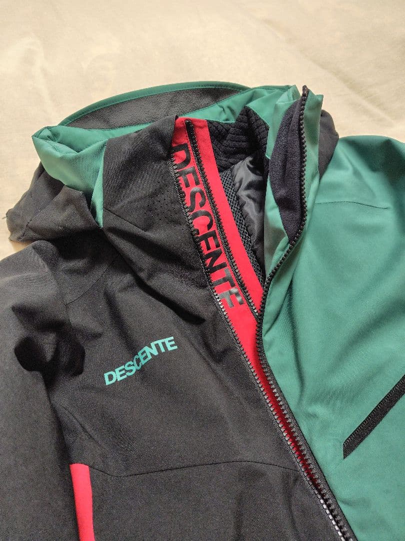 DESCENTE スキーウェアセット 緑/赤