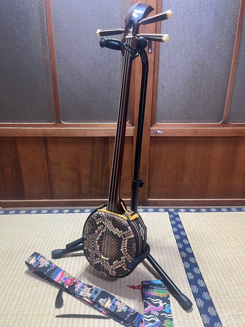 三線 人工皮　ストラップ付き　美品