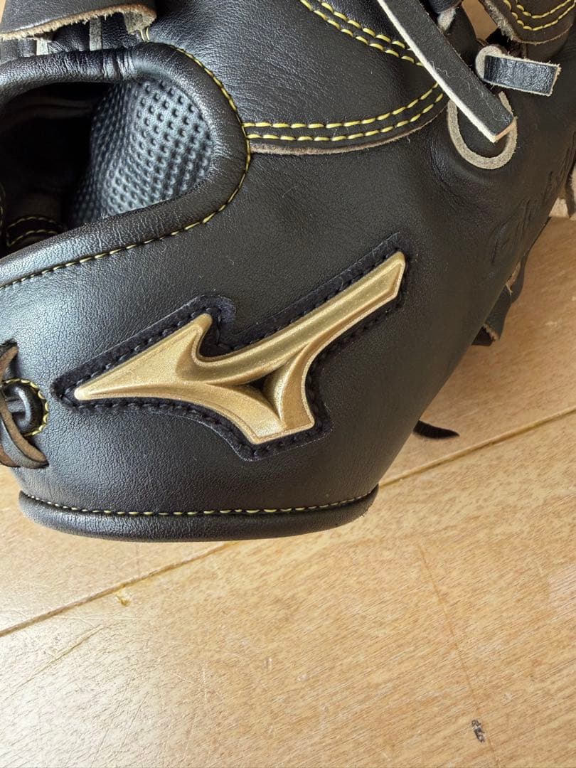 ［週末限定値下げ］Mizuno Global Elite 軟式グローブ投手用　黒