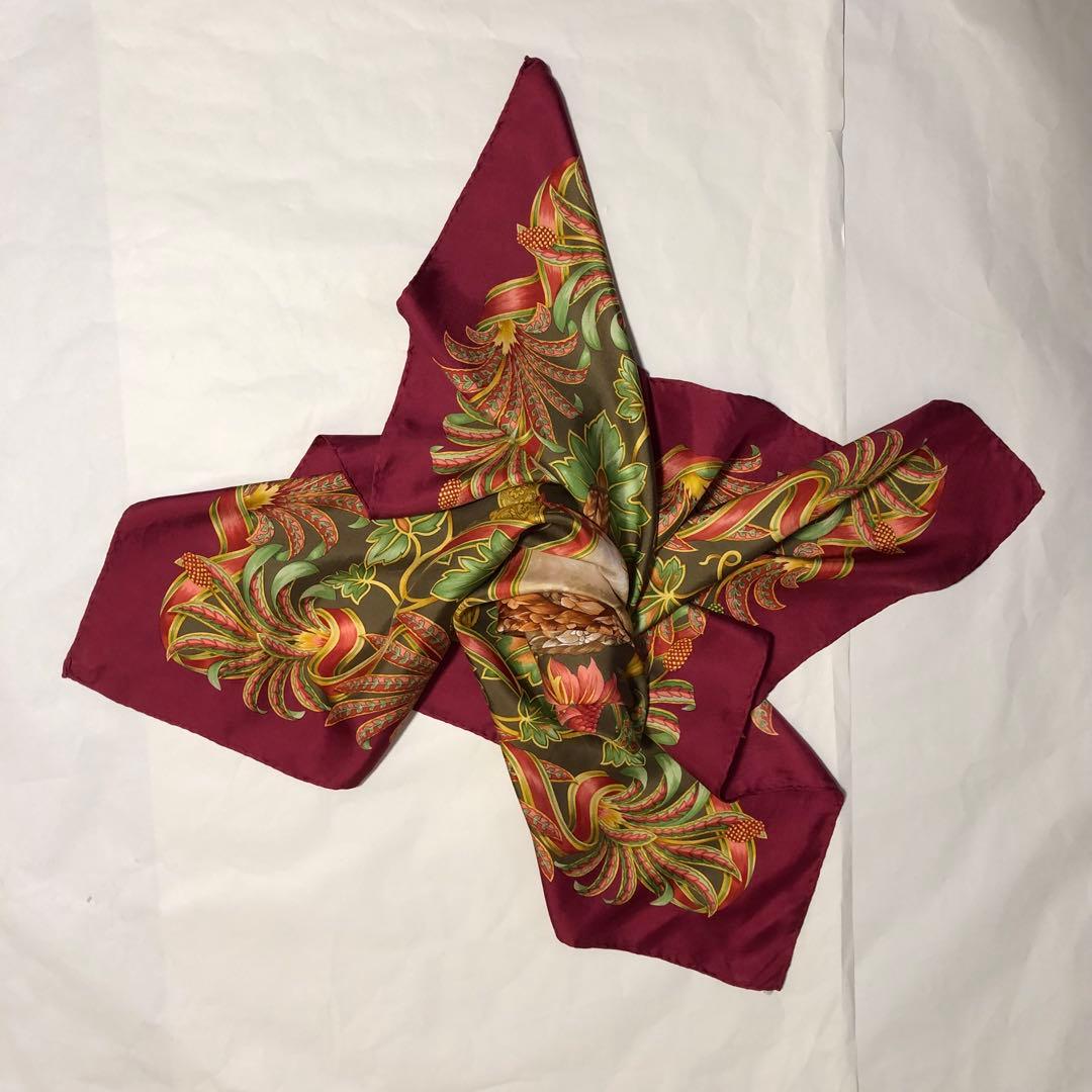 Salvatore Ferragamo シルクスカーフ バーガンディ