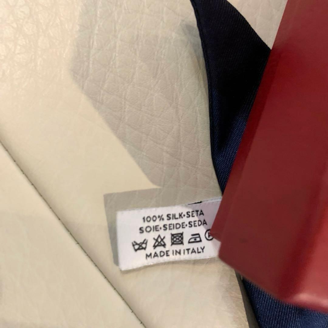未使用に近い　フェラガモ スカーフ シルク