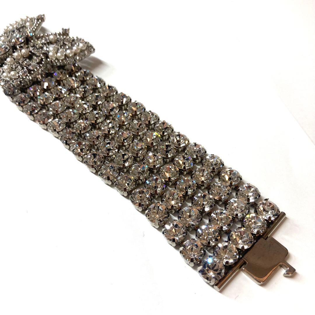 miu miu 蝶モチーフ ブレスレット⭐︎