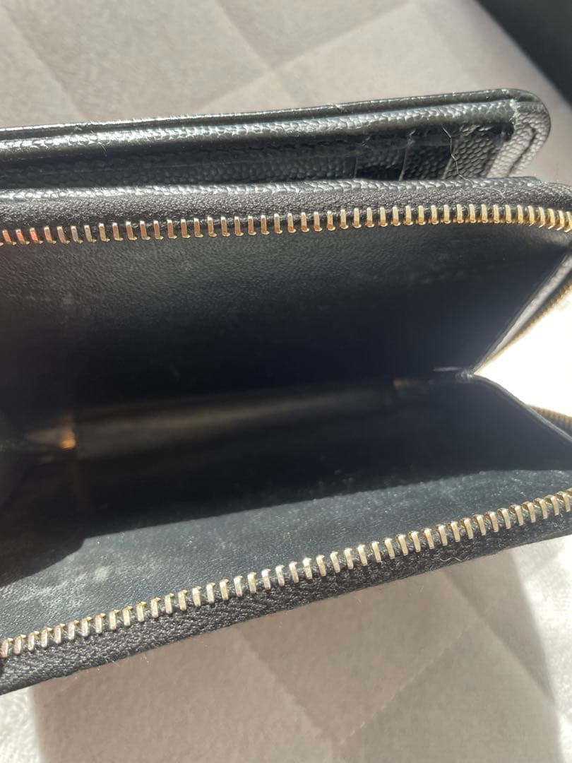 サンローラン 二つ折り ブラック 財布