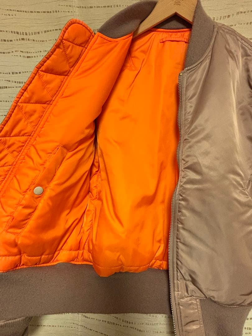 ベージュ MA-1 フライトジャケット