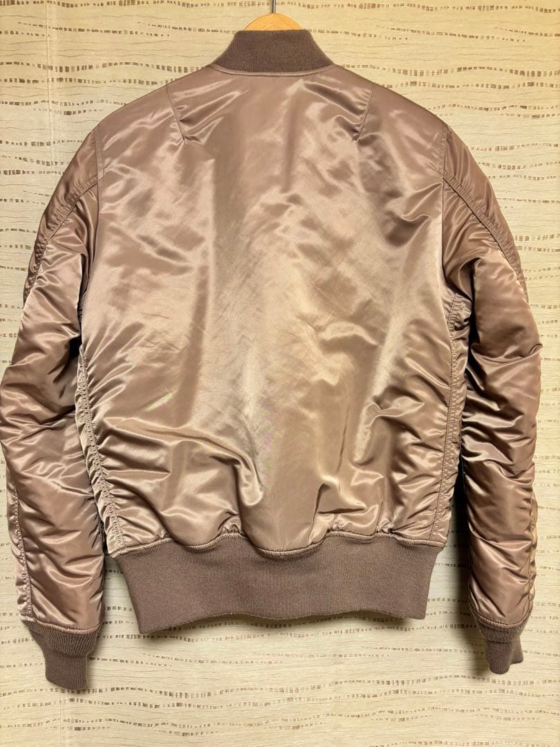ベージュ MA-1 フライトジャケット
