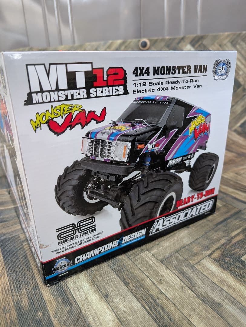 Associated MT12 4x4 Monster Van RTR ラジコン