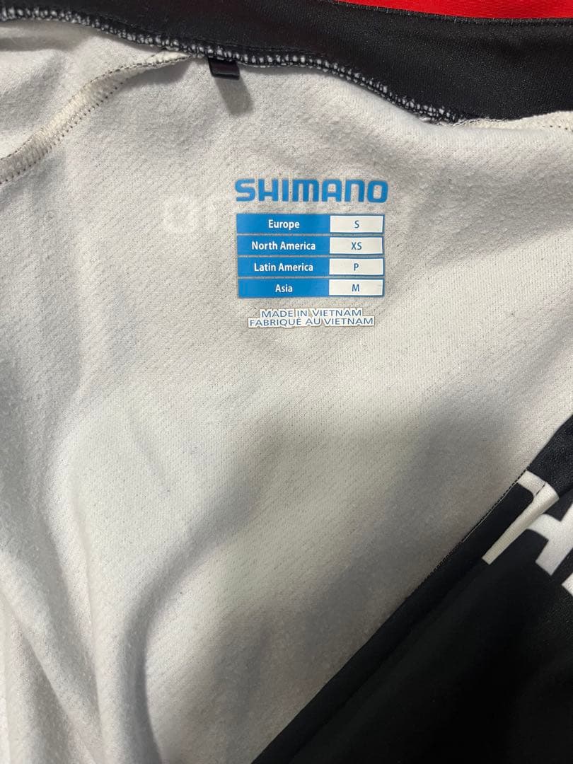 サイクルジャージ、ビブショーツ、ヘルメットセット