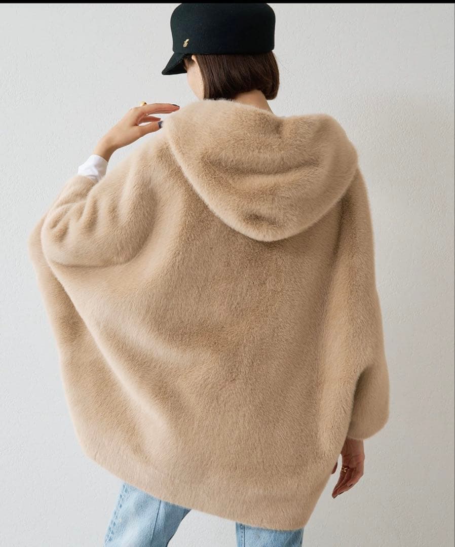 新品　ウィムガゼット「LOUANDREA」別注フェイクムートンコート