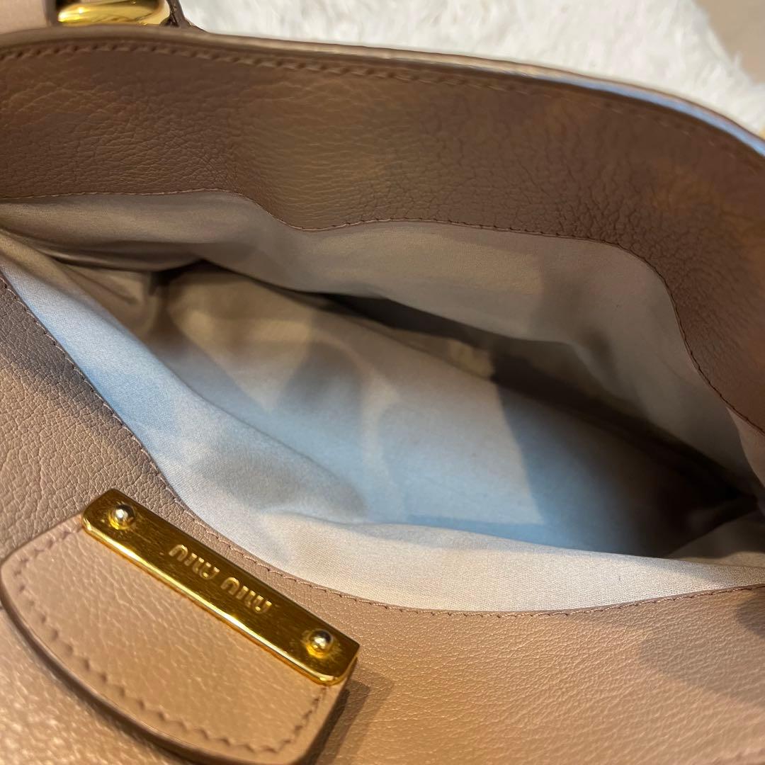 miumiu ミュウミュウ ハンドバッグ マドラス レザー ベージュ ブラウン