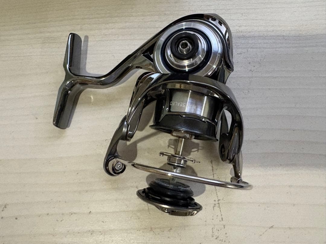 ダイワ 18イグジスト LT2500 XH ボディ アップデートカスタム - メルカリ