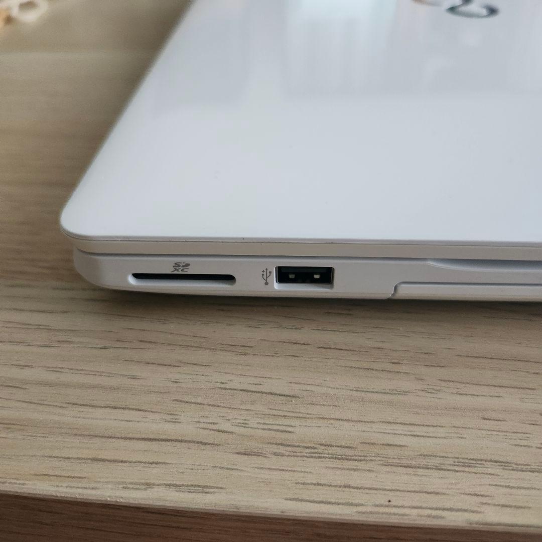 Fujitsu ノートPC FHWA50B3W2