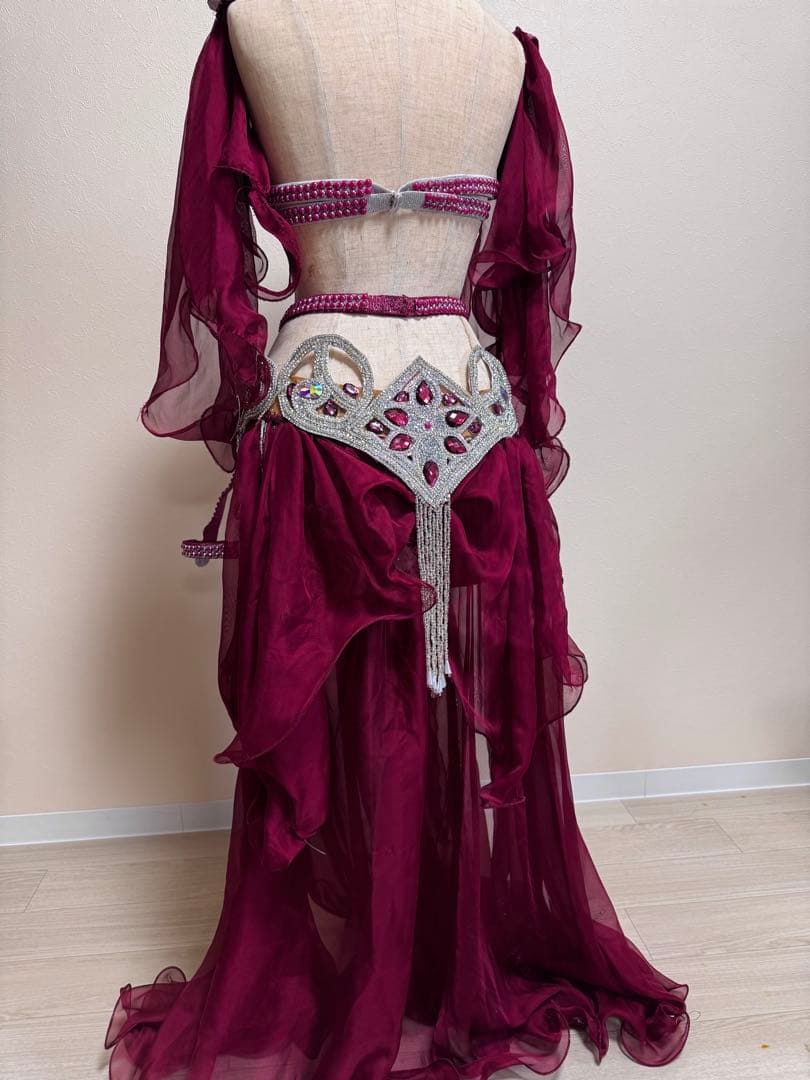 ベリーダンス 衣装 Rawya ラウヤ　　新品未使用　【新春限定割引中】