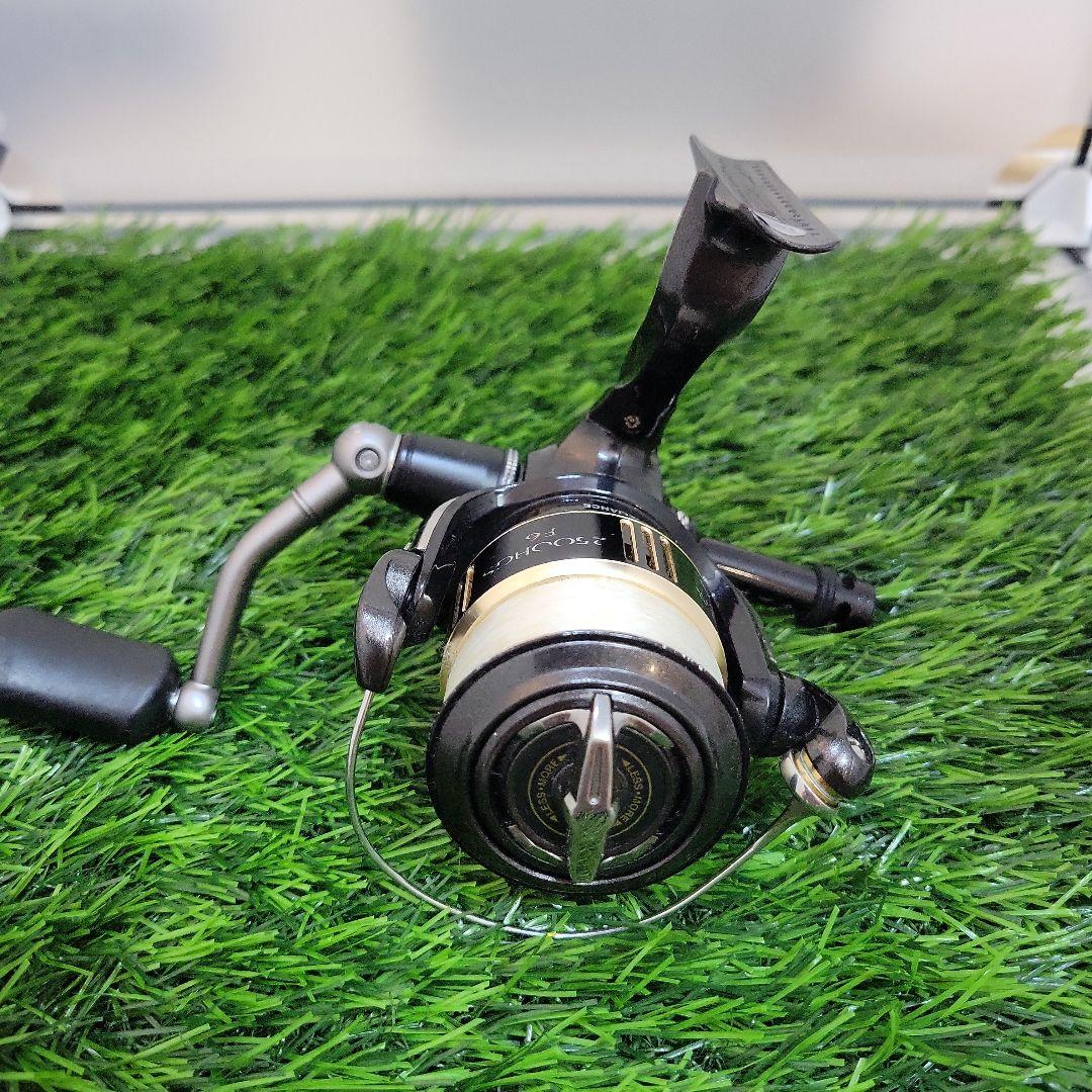 シマノ　13コンプレックスci4＋　2500 HGS リールスタンド付き