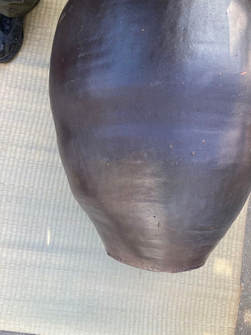 昭和レトロ。アンティーク陶器製焦茶の水鉢 円筒形63センチ。