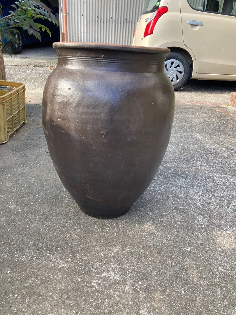 昭和レトロ。アンティーク陶器製焦茶の水鉢 円筒形63センチ。