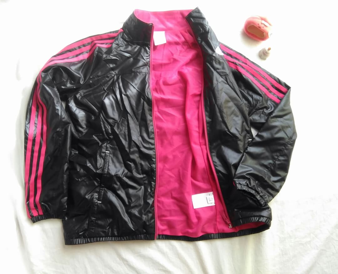 アディダス ウィンドブレーカー M 上下レディース 黒 ピンク - メルカリ