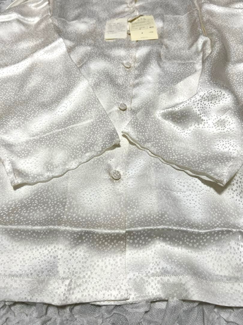 【新品未使用】タグ付　ワコール　ケサラ　パジャマ　シルク100% 上下セット