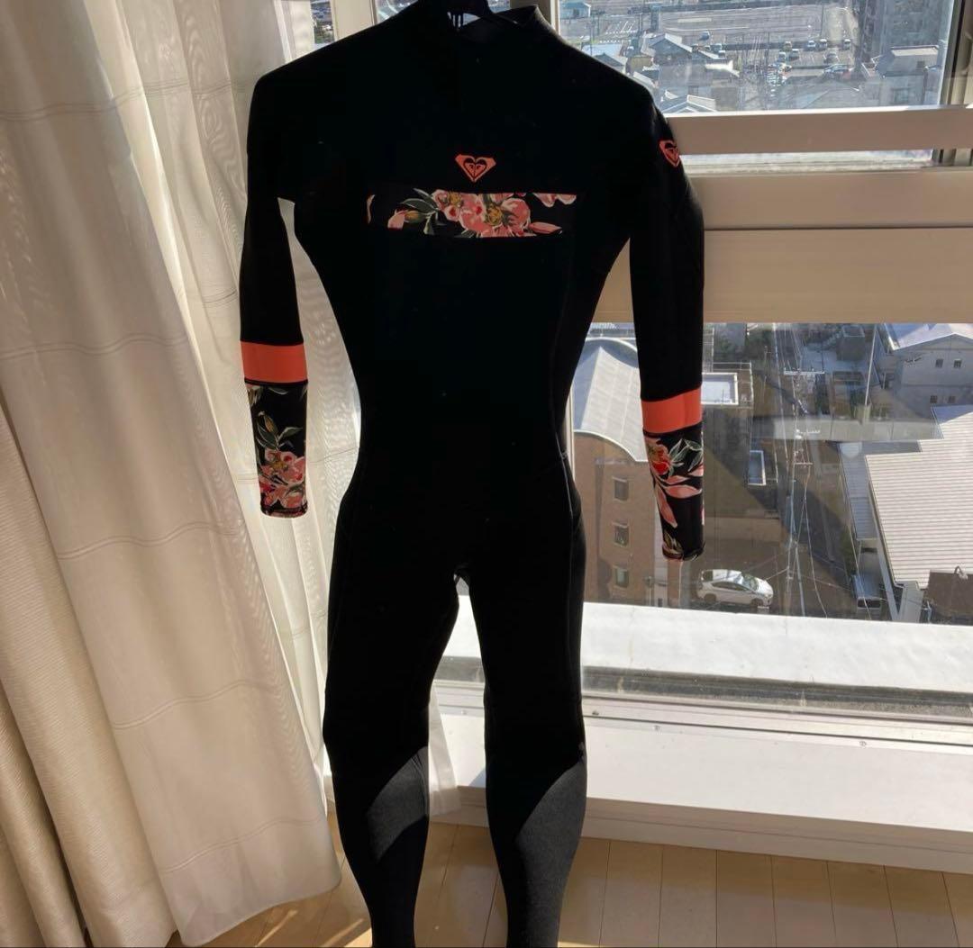 フルスーツ ウェットスーツ ブラック/フラワーパターン