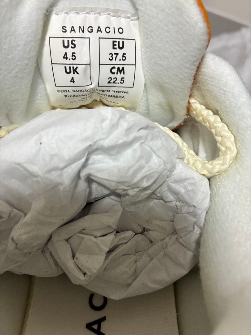 【未使用品】にゅ スニーカー（オレンジ）