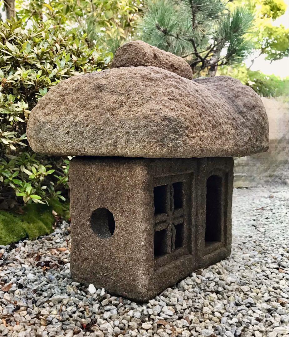 山小屋風石灯篭・置灯篭・オブジェ・庭石