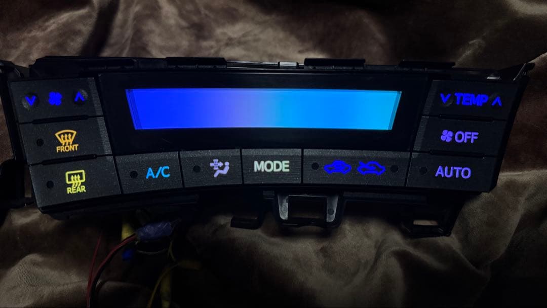 ZVW30 プリウス 前期 エアコンパネルLED打ち替え品　自動変化レインボー
