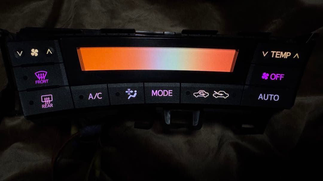 ZVW30 プリウス 前期 エアコンパネルLED打ち替え品　自動変化レインボー