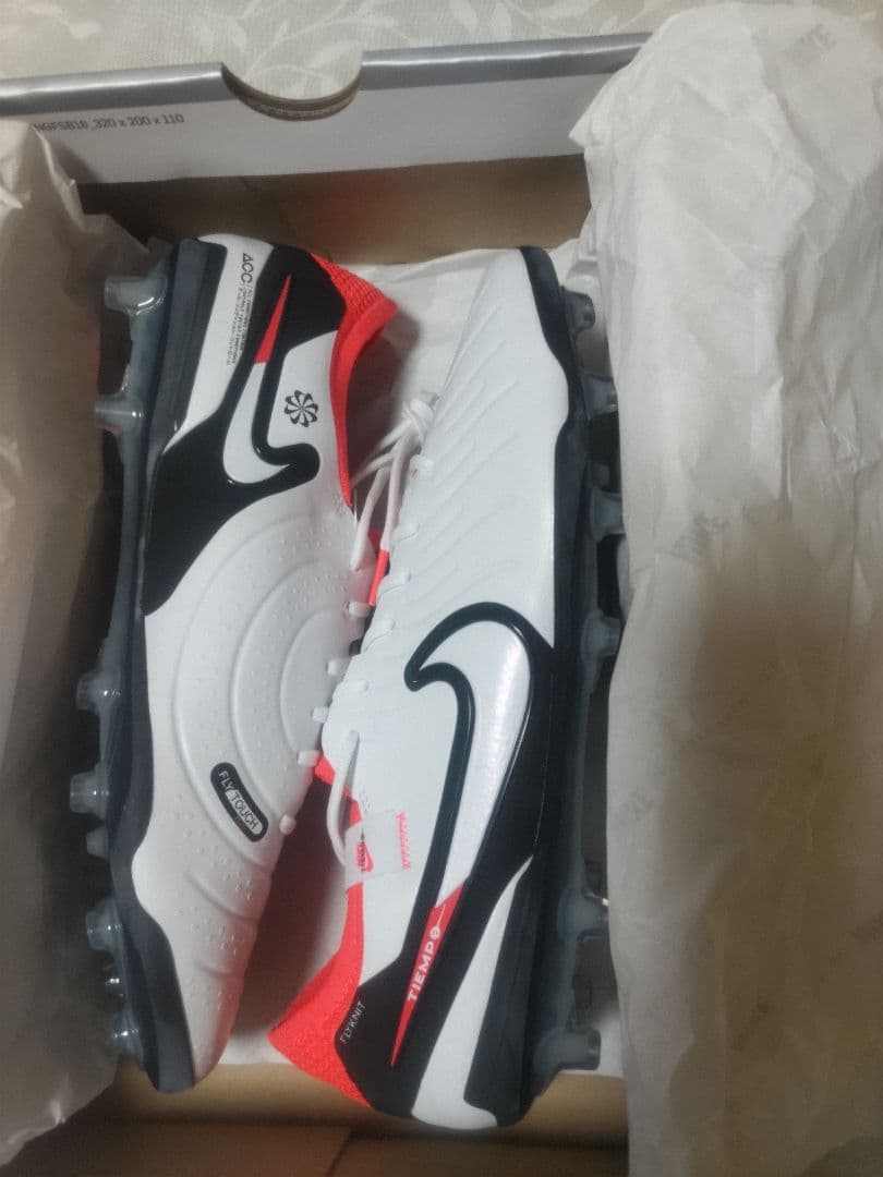 新品・未使用　ティエンポレジェンド10エリート AG-PRO　サイズ 27cm