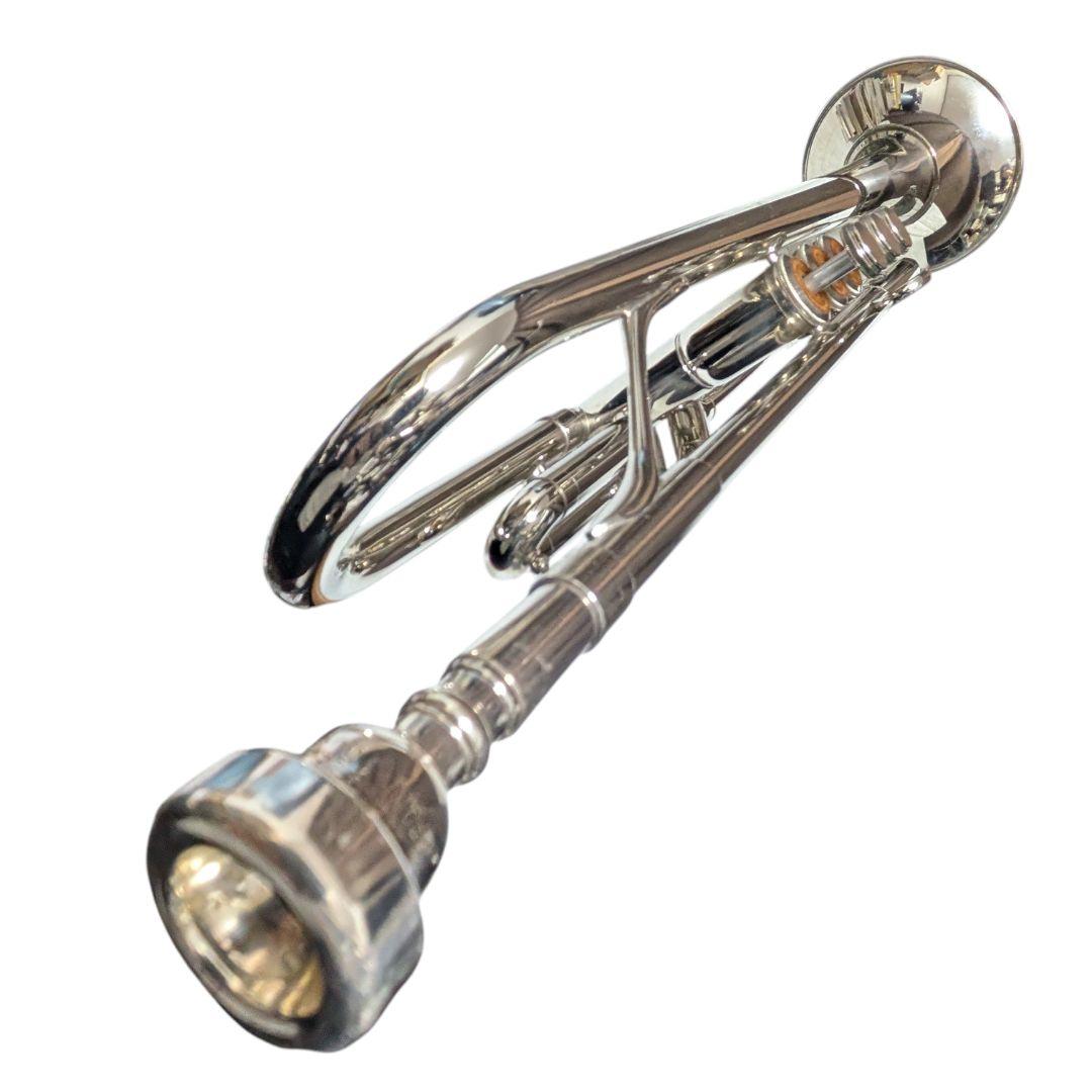 美品 ヤマハ トランペット YTR-136 シルバー マウスピース付